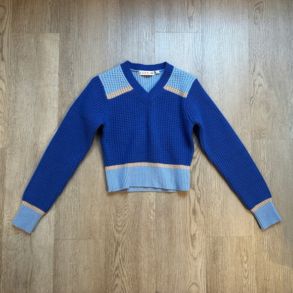 Marni x Uniqlo Popcorn Knit V-neck Sweater - Picture 2 of 8